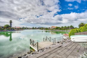 Lakehouse28 Waterfront Resort Living Encounter Bay - BYO Linen